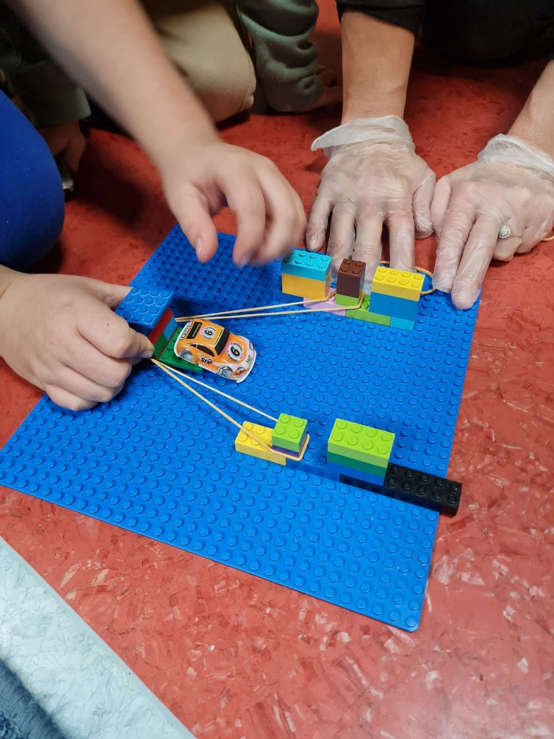 Sobotnie warsztaty — różowy glut